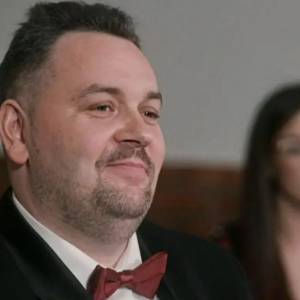 Piotr ze „Ślubu” utrzymuje kontakt z rodziną żony. Agata i jej kuzyn komentują