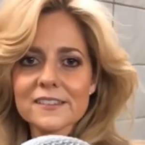 Przypadkowo zaczepiona kobieta śpiewa "Shallow". Nagranie to hit internetu! [WIDEO]