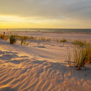 Najlepsze plaże w Polsce z prestiżowym certyfikatem. Gdzie jechać na urlop?