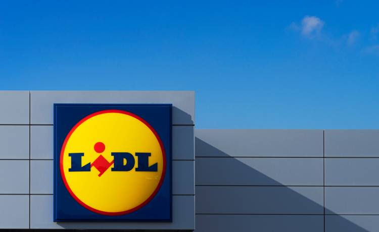 Lidl przebija Biedronkę. Także rozdaje produkty gratis. Aż osiem sztuk za darmo!