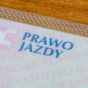 Niedawno odzyskał prawo jazdy. Długo się nim nie nacieszył... [WIDEO]