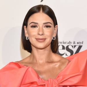 Pokazała ekskluzywny dom. Klaudia Halejcio tańcuje po stole z mopem [WIDEO]