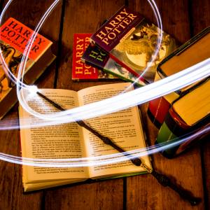 Sprzedane za rekordową cenę! Niebotycznie magiczna kwota pierwszego wydania książki "Harry Potter i Kamień Filozoficzny"   