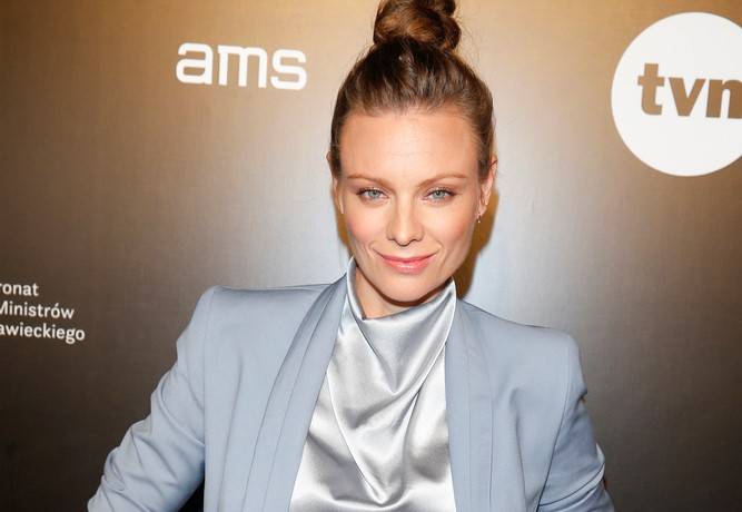 Magdalena Boczarska w zmysłowym kadrze na okładce magazynu "Pani". Fani są zachwyceni                     