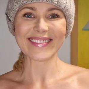 Anna Samusionek morsuje bez bielizny. Pokazała za dużo? "Niech się wstydzi ten, kto widzi"