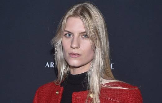 Finalistka "Top Model" odsłania ciało. Julia Sobczyńska pozuje w bikini [FOTO]