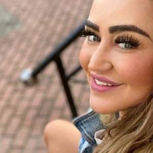 Agnieszka z "Gogglebox" śmiało eksponuje biust! Skąpy strój niewiele zasłania [WIDEO]