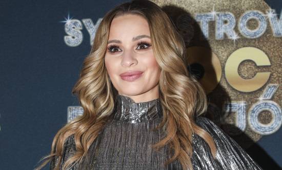 Ewelina Lisowska rozpala sieć! Wokalistka podkreśla biust w bikini. "Petarda" [ZDJĘCIA]