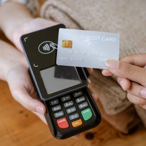 Pamiętaj o tym, jeśli płacisz kartą. Sprzedawca nie ma prawa tego zrobić 