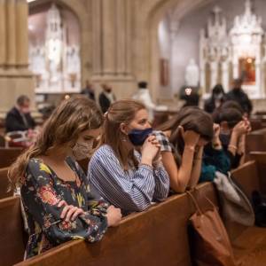 Wielkanoc 2022. Msze święte w TV. O której i gdzie oglądać nabożeństwo?