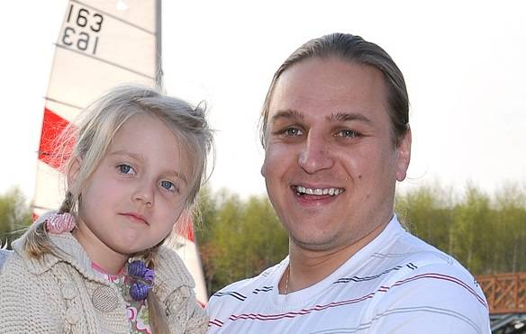 Maja Golec ma już 21 lat. Córka Pawła z zespołu Golec uOrkiestra ma tysiące fanów! [WIDEO]