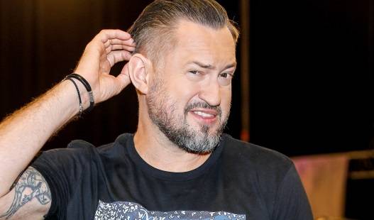 Marcin Prokop w gipsie. Internautka: "Ale się przestraszyłam". O co chodzi? [FOTO]