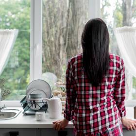 Firany do kuchni – jak wybrać idealne dekoracje okienne?