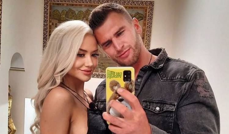 "Love Island". Kuba Galica pokazał zdjęcia z sesji ślubnej. Jest też Josie! Wybrali oryginalne stroje [ZDJECIA]
