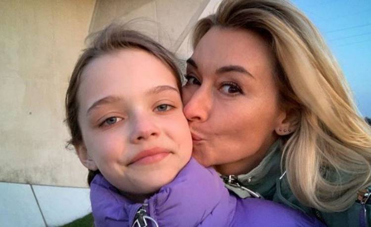 Martyna Wojciechowska pokazała zdjęcie młodego chłopca, cierpiącego na białaczkę. Doceniła zdrowie córki 