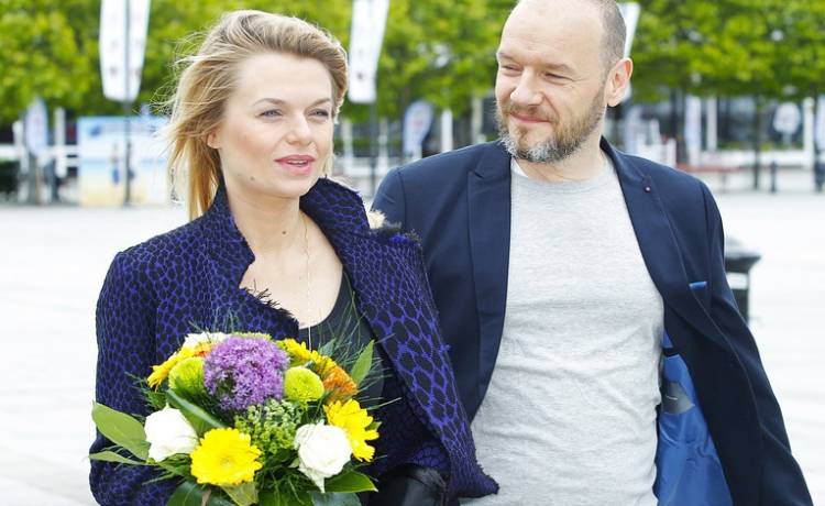 Emilia Komarnicka zdradziła imię synka! Fani komentują: "To jest oryginalność!"                                                            