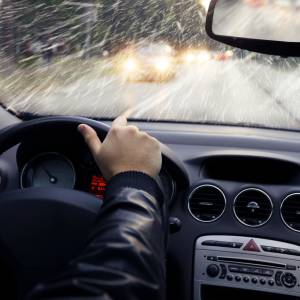 8 rzeczy, które zawsze powinieneś mieć w swoim samochodzie!                                                                   