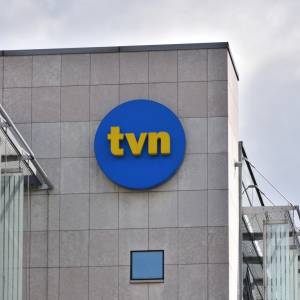 Dramatyczne chwile w siedzibie TVN. Alarm pożarowy podczas programu na żywo