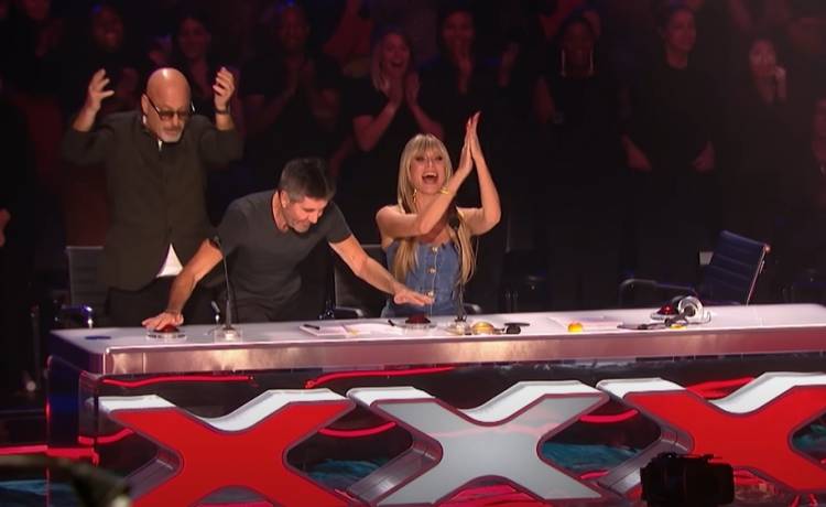 Simon Cowell chciał zakończyć ten pokaz. Uczestnik sam nagrodził się "złotym przyciskiem"!