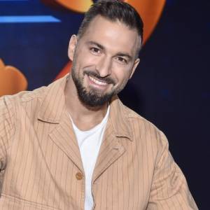 Odważna Metamorfoza Rafała Maślaka. Gwiazdor "Barw szczęścia" zaskoczył przemianą! [ZDJĘCIE]