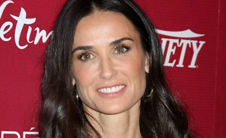 Demi Moore na niepublikowanych wcześniej zdjęciach z córkami. Gwiazda skończyła 58 lat