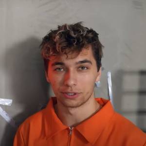 Friz odważył się na zaskakującą metamorfozę. Jego włosy zniknęły! "Dlaczego ja to zrobiłem" [FOTO]