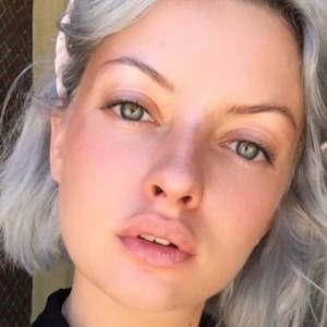 Ewa z "Big Brothera" na rozbieranych zdjęciach. Pozuje topless