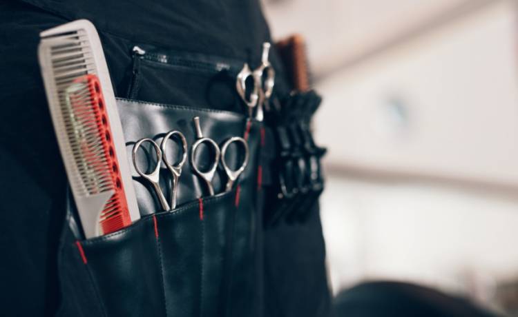 Ma 95 lat i włosy długie na kilka metrów. Nie pójdzie do fryzjera, bo uważa się za bóstwo