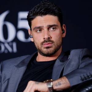 Gwiazdor "365 dni" robi karierę muzyczną! Michele Morrone podbija sieć