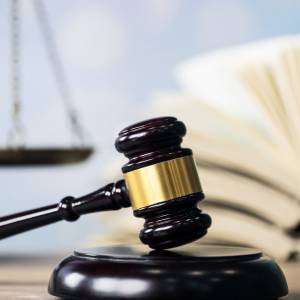 Odrzucenie spadku po terminie – kiedy jest to możliwe? Sprawdzamy przepisy