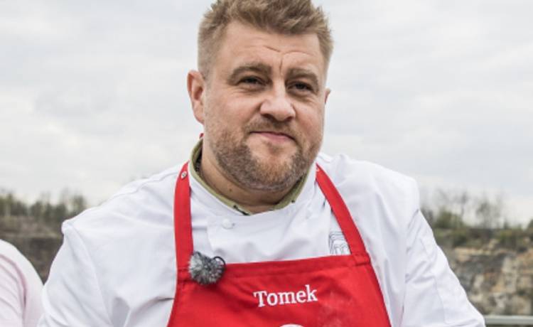 Tomasz Jakubiak ożenił się na tropikalnej wyspie. Cóż za uroczystość!  [FOTO] 