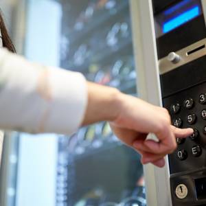 Skandal z automatem do przekąsek na uczelni. Studenci odkryli, że robił im zdjęcia