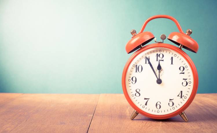 Zmiana czasu 2020. Tej nocy pośpimy krócej. Czy to ostatni czas letni?