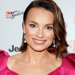 Anna Starmach pokazała się bez makijażu. Zdjęcie w naturalnym wydaniu zestawiła z wersją w pełnym makijażu. Widzicie różnicę?