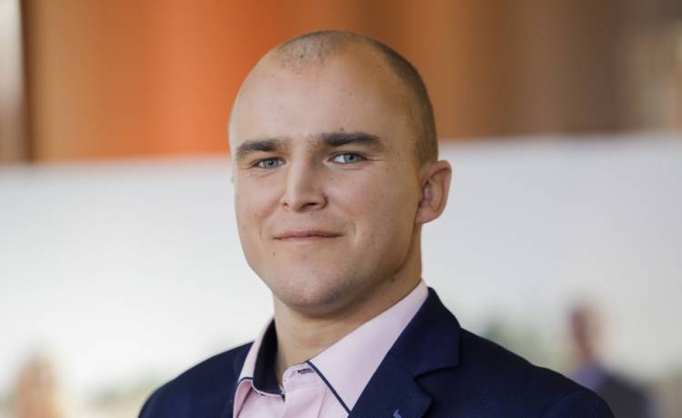 Kamil z "Rolnika..." pokazał romantyczne zdjęcia z narzeczoną. Reakcja Joanny pojawiła się błyskawicznie! [FOTO]