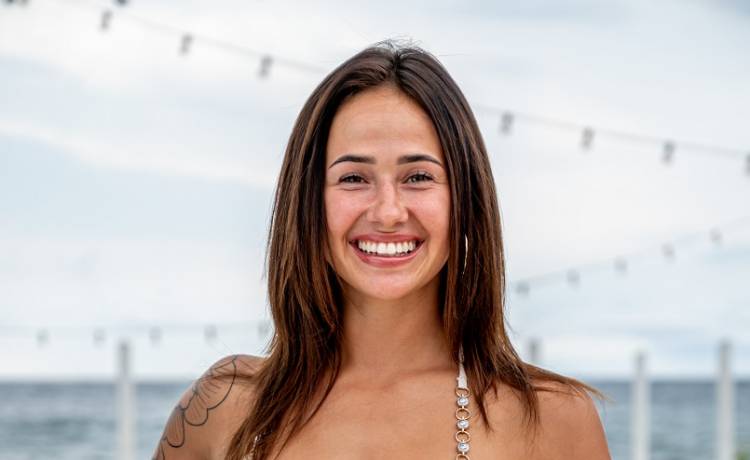 Karolina z "Love Island" nie spotyka się już z Bartkiem. Nie do wiary, z kim teraz zrobiła sobie zdjęcie!