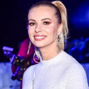 Izabela Janachowska na gorących zdjęciach w stroju kąpielowym. Fani zwrócili uwagę na jeden szczegół                                                                               