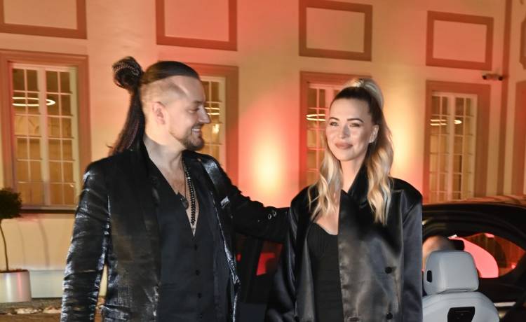 Ciężarna Kubicka w bieliźnie! "Ta sesja to jakaś magia" [WIDEO]