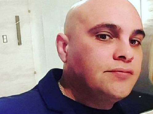 Dominik Abus z "Gogglebox. Przed telewizorem" na zdjęciu z ukochaną. Jak wygląda wybranka uczestnika show?                                       