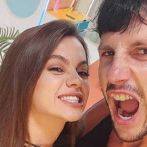 "Love Island". Angelina i Sasha razem na planie innego show! Na zdjęciu towarzyszy im inna para z "Wyspy miłości"