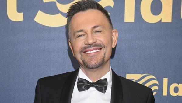 Krzysztof Ibisz z synem na rękach. Tak pozowali do zdjęć! "Śliczny maluszek" [ZDJĘCIA]