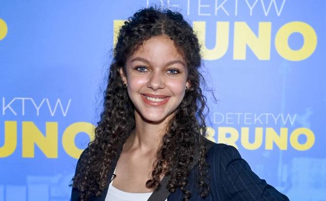 Emilia Dankwa z "Rodzinki.pl" pozuje na plaży. Fani zachwyceni. "Bogini" [ZDJĘCIA]