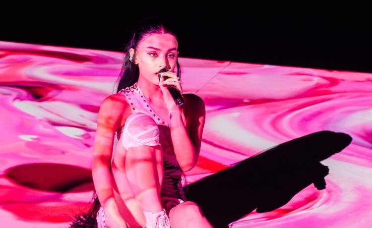 Od Brunette z Armenii trudno oderwać wzrok. Została okrzyknięta Miss Eurowizji [FOTO]