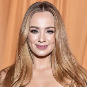 Wiktoria Gąsiewska w samej koronce! Prześwitująca sukienka robi wrażenie: "Jak Kardaszianka"