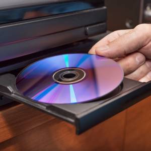 Zbliża się koniec płyt DVD w Polsce? Na rynku będzie mniej filmów w takiej wersji