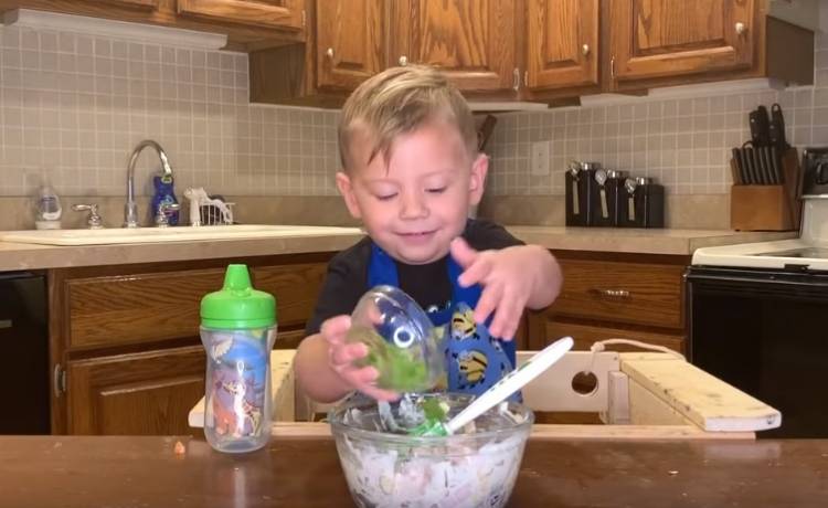 Karierę zaczął jako 2-latek! Roman, czyli najmłodszy vloger kulinarny [WIDEO]