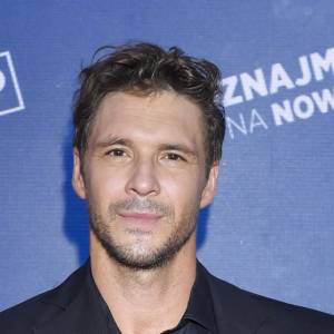 Mikołaj Roznerski zadebiutuje w nowej roli. Fani „M jak miłość” zaniepokojeni. Aktor zniknie z serialu? 