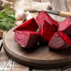 Ile gotować buraki czerwone, żeby były miękkie? To najlepsza metoda