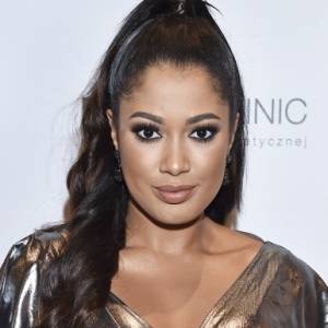 Blond Patricia Kazadi śmiało odsłania biust. Zmysłowe nagranie rozpala wyobraźnię! [WIDEO]