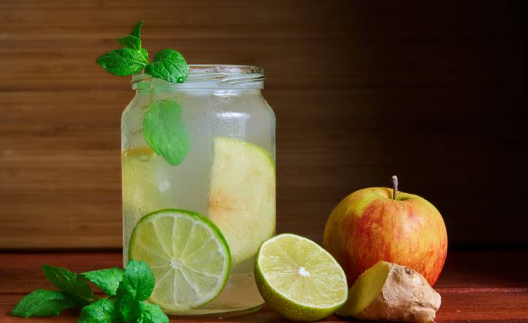 Jak zrobić naturalny energetyk? Pobudza lepiej niż kawa i jest izotonikiem!